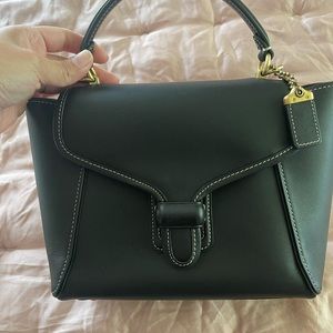 Coach leather excellent condition I use one time